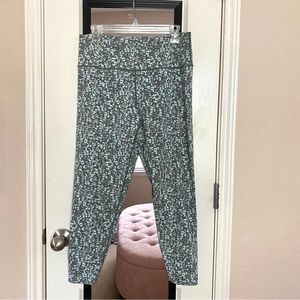 Aerie Green Leopard Print Leggings